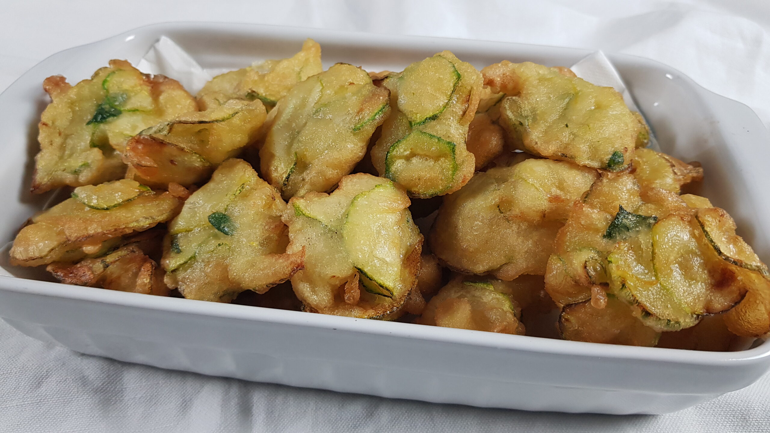 Zucchine in pastella – Croccanti, leggere e irresistibili, pronte in 10 minuti