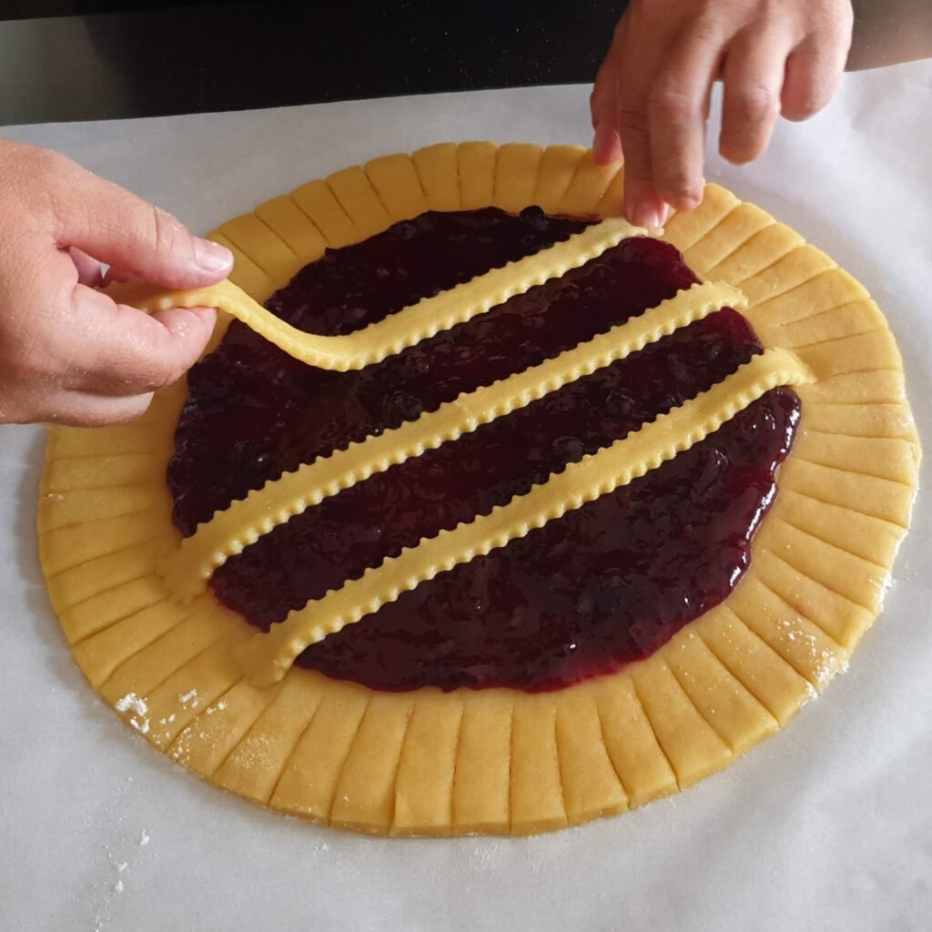 crostata con confettura